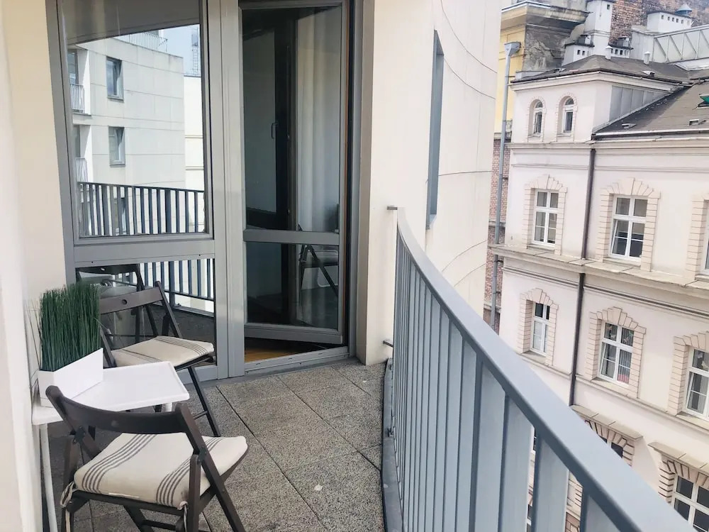 Anton Apartments