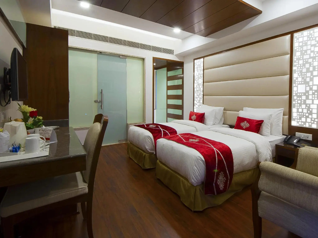 Hotel Star Palace - Near Karol Bagh Metro
