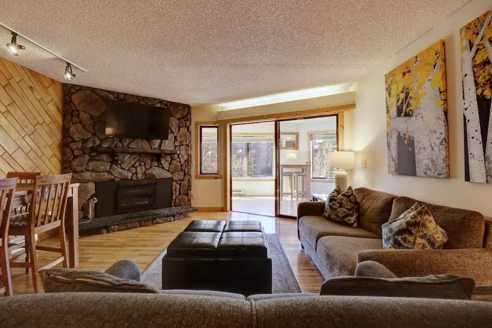 Pet-friendly Very Spacious Condo - BE108 by RedAwning