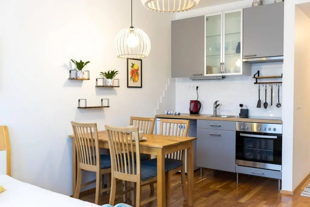 Lovely studio 5 min walk from Old Town and seaside