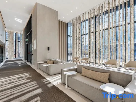 JLadybug Suites |  Toronto  sugar beach 2B