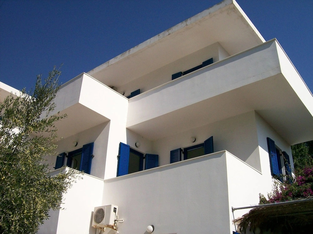 Maisonette in Villa in Beautiful Agia Fotia Bay, SE Coast Crete, Near the sea