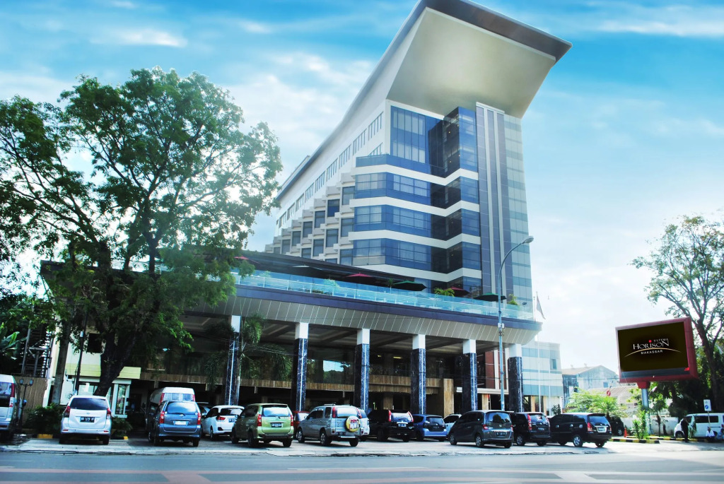 Horison Ultima Makassar