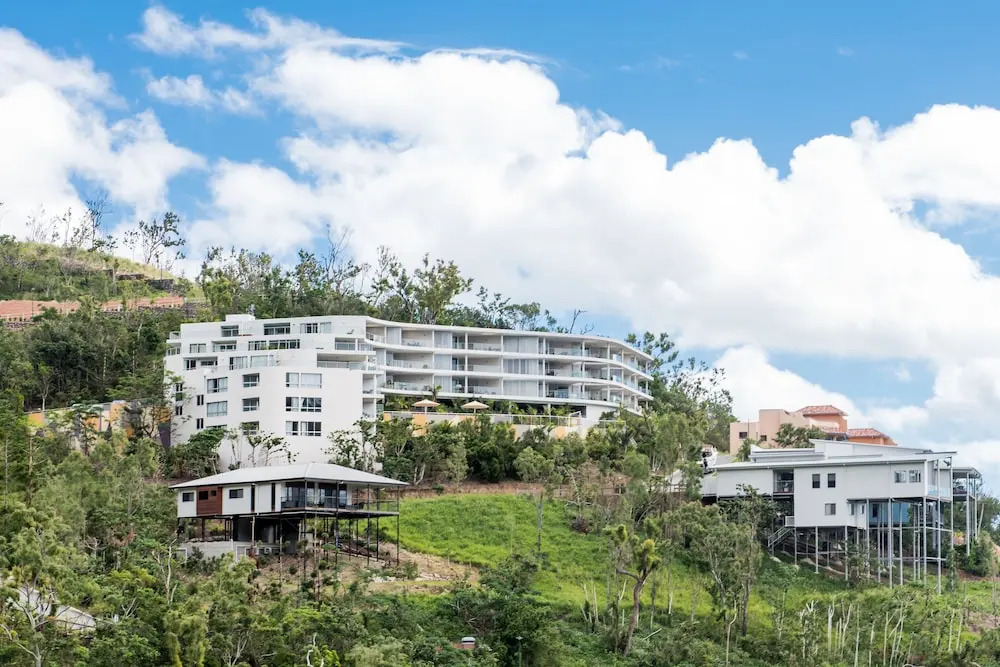 Airlie Searene Apartments
