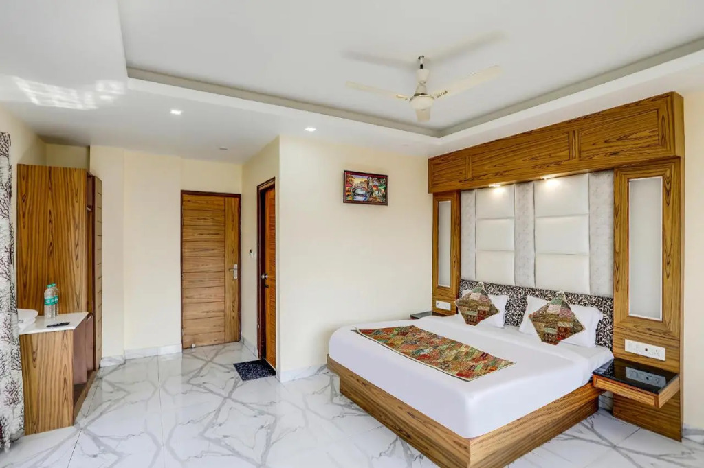 Fabhotel Wood View