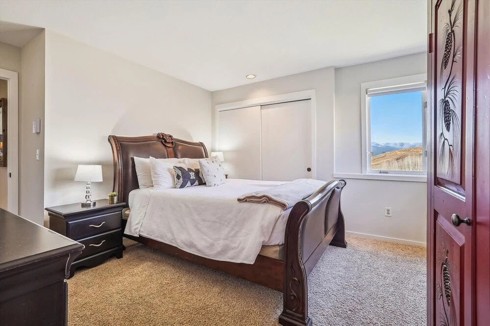 Bella Vista 5 Bedroom Townhouse by RedAwning