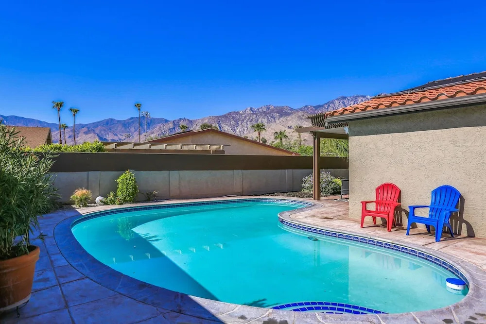 819 Palm Springs - 3 Br Home