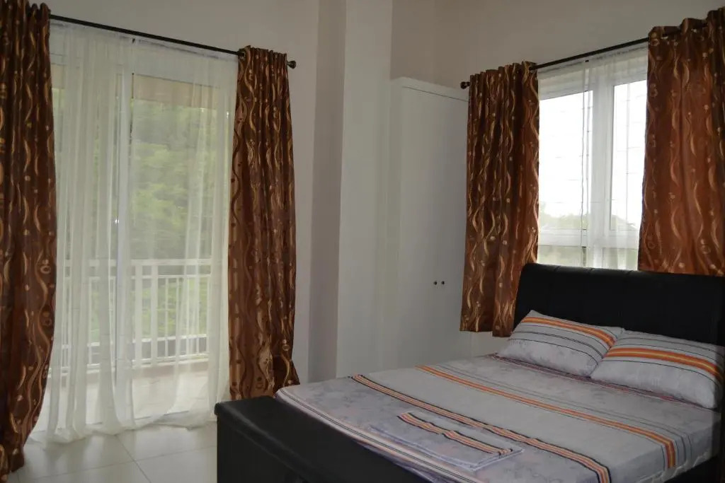 Pico de Loro Hamilo Coast