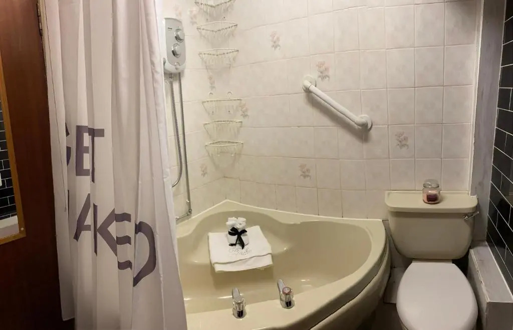 Impeccable 3- Bedroom House in Kirkcaldy