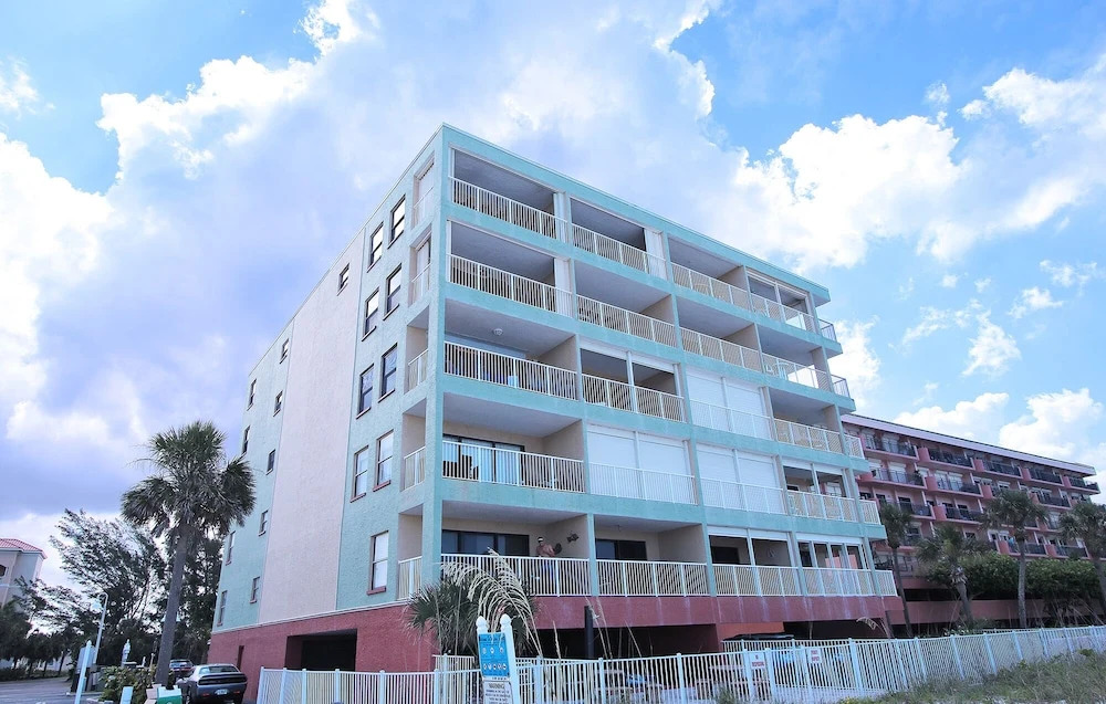 Pointe 303 Direct Beachfront 1 Bedroom Pet Friendly