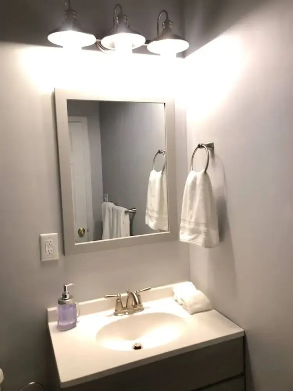 Renovated 3 Bedroom Close to Downtown