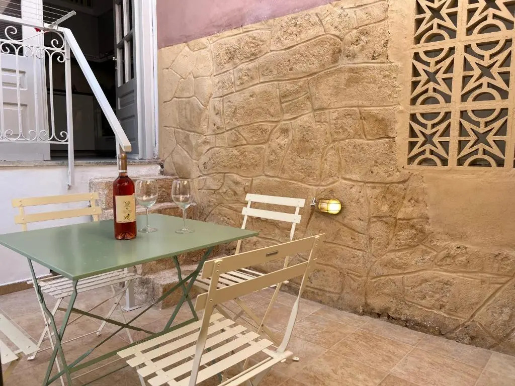 Central Suites Aegina 2