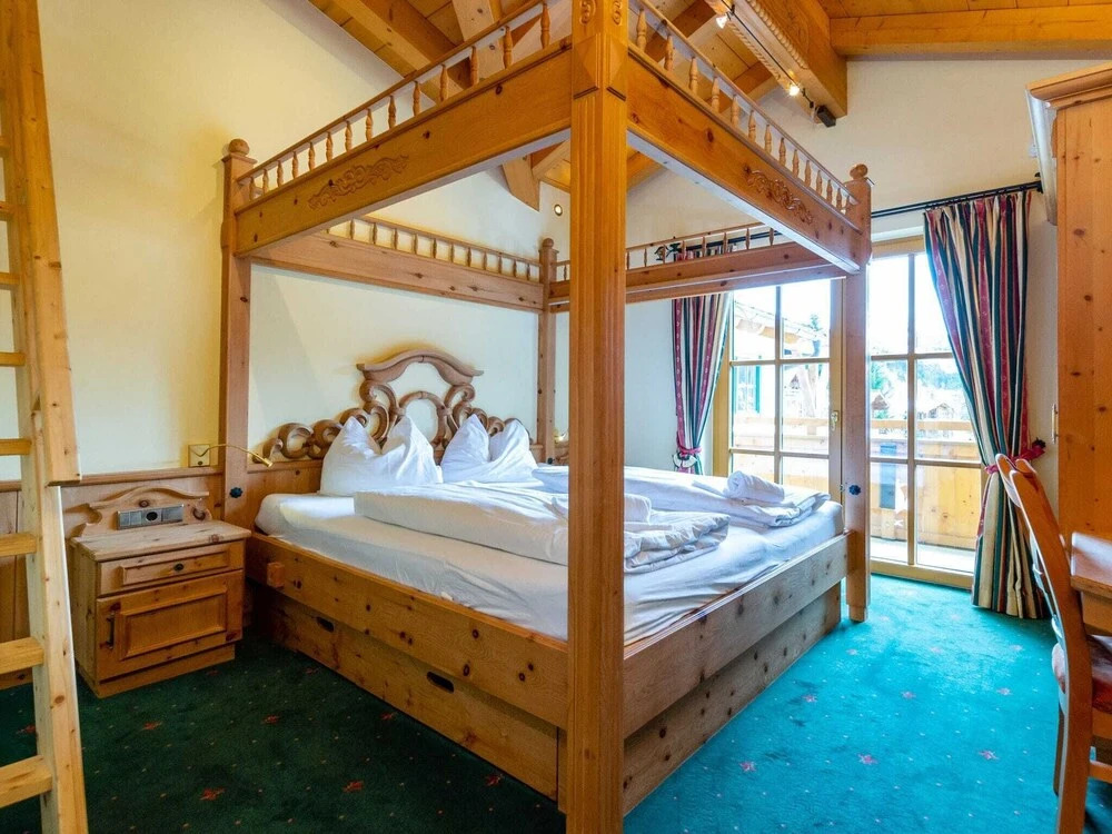 Chalet in Saalbach near Ski Lift