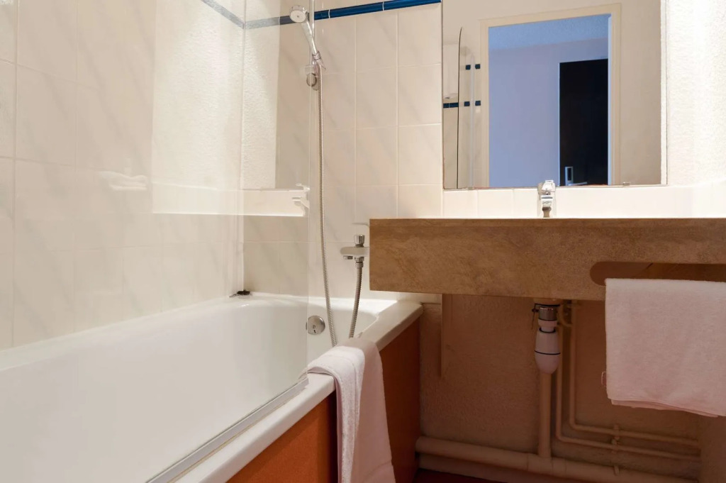 Sure Hotel by Best Western Caen Memorial