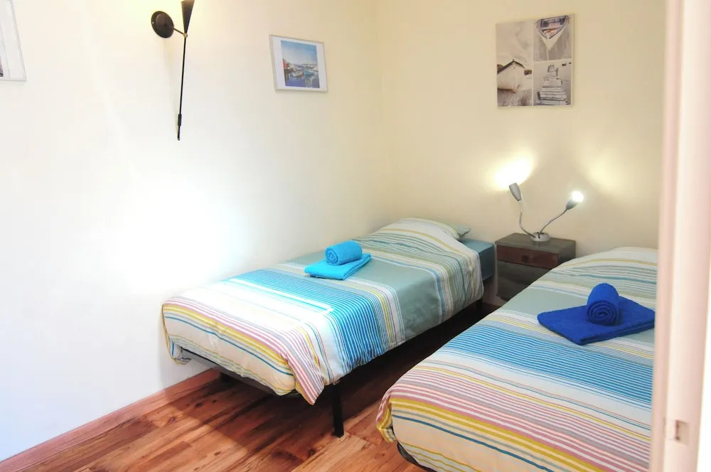 Charming Cottage With 2 Bedrooms in a Seaside Village