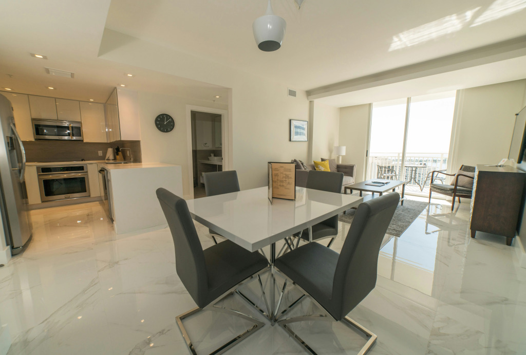 Fortune House Hotel Suites