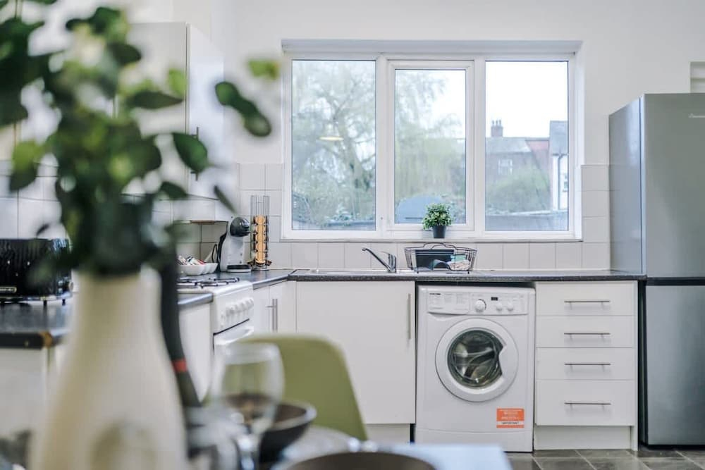 Spacious Home Ideal for Contractors Sleeps 7