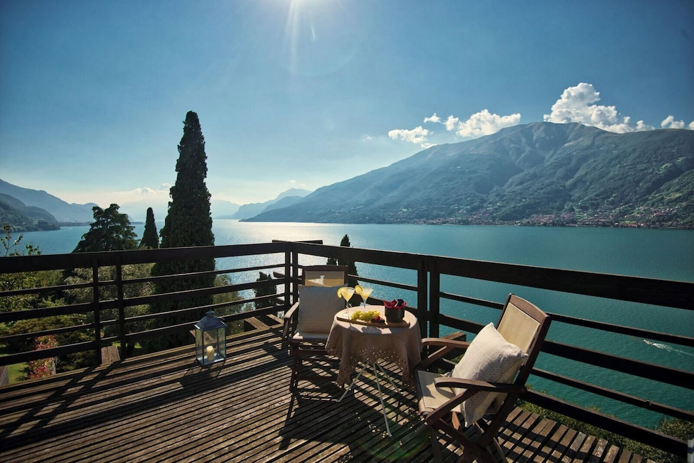 Villa Meraviglia - Private Villa with garden, pool and Breathtaking Lake Como Views