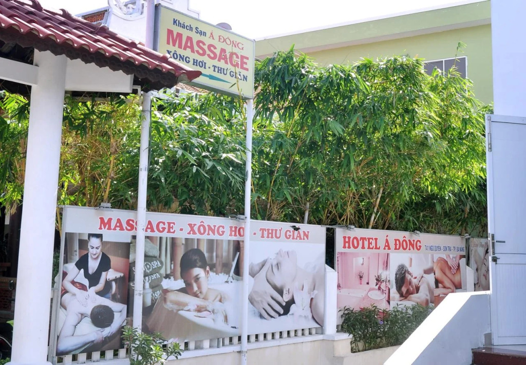 A Dong Hotel