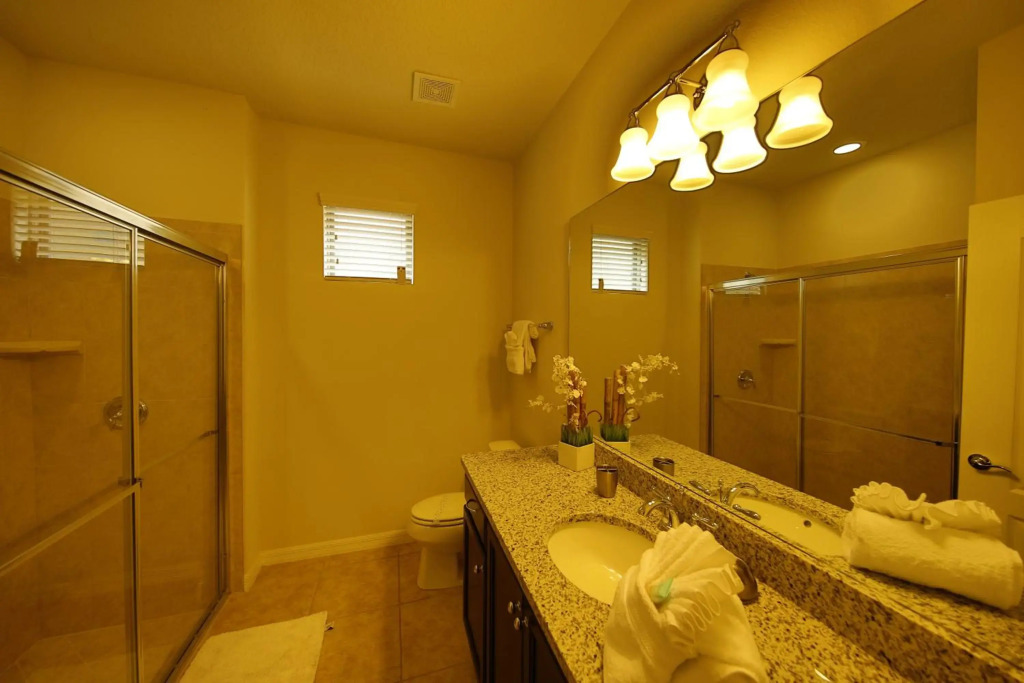 Brand new 9 bedroom luxury villa near Disney Sleeps 22