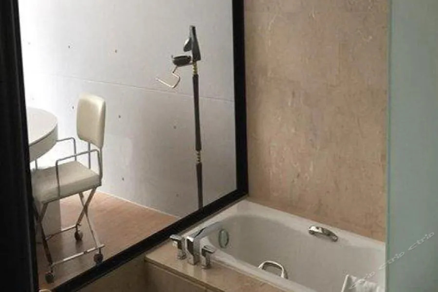 Cineaste Garden Hotel