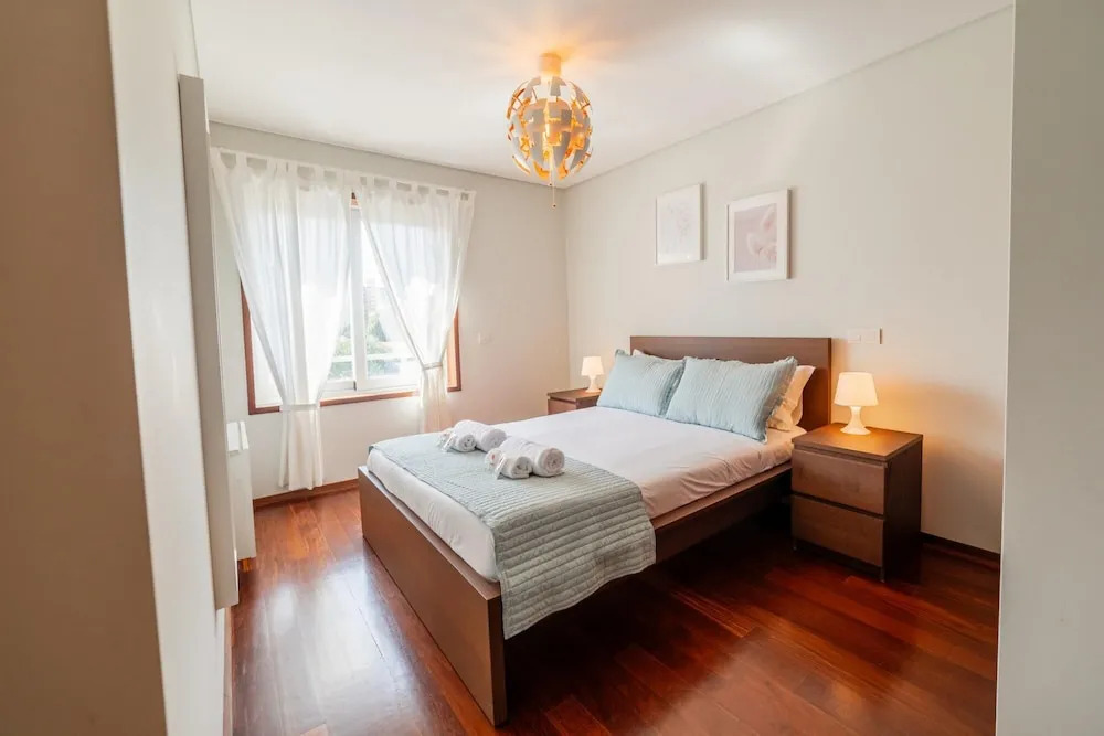 Modern Cedofeita by Homing