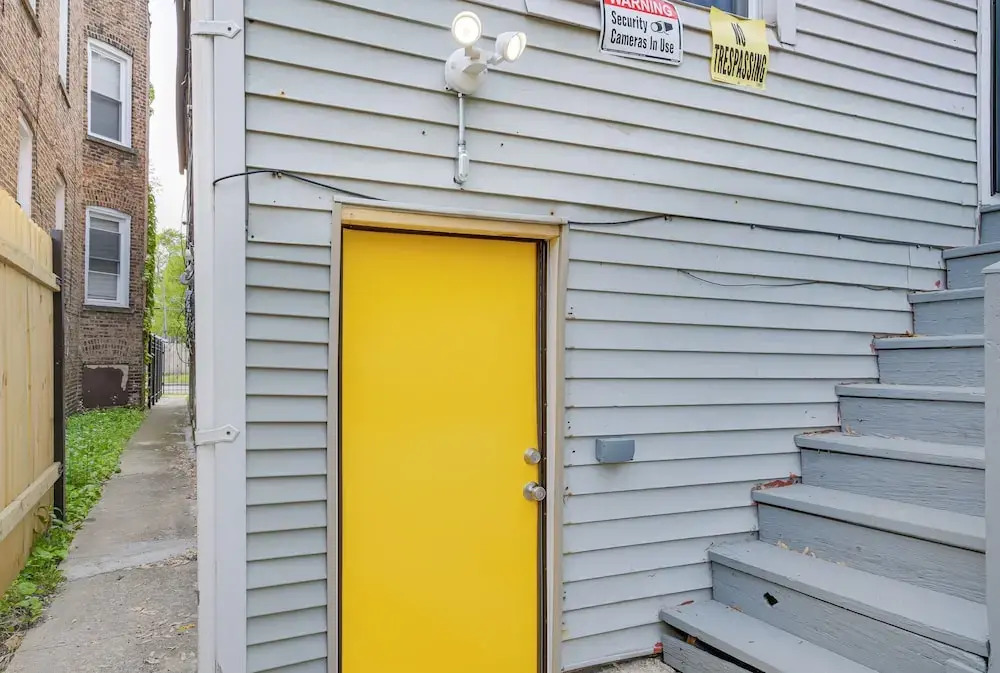 Dog-friendly Apt w/ Yard: 10 Mi to Downtown