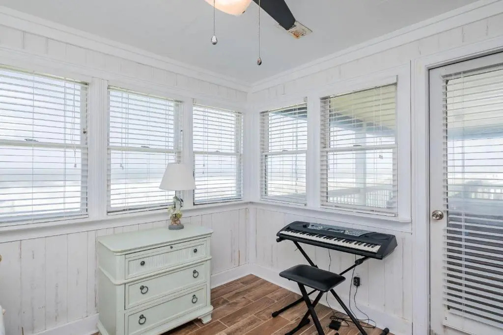 Sweet Retreat by Oak Island Accommodations