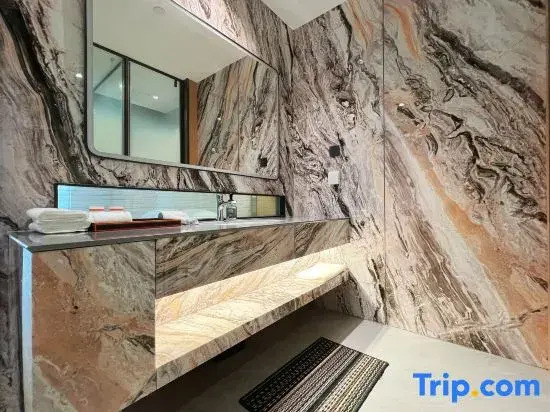 Pingliang Sports Park Hotel
