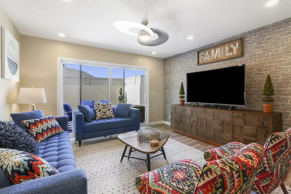 1381 South Walnut Condo Unit 2307 3 Bedrooms 2.5 Bathrooms Condo
