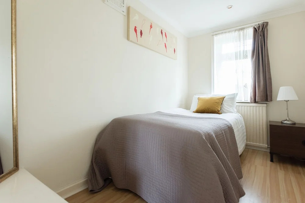 Lovely 3 bed house close to central