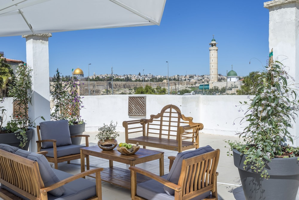 Mount of Olives Residence Glatt Kosher