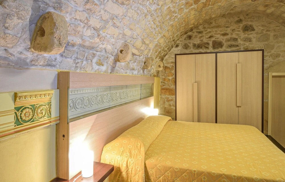 Amazing Home in Ragusa With 4 Bedrooms, Wifi and Outdoor Swimming Pool