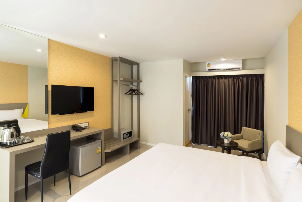 Zircon Hotel