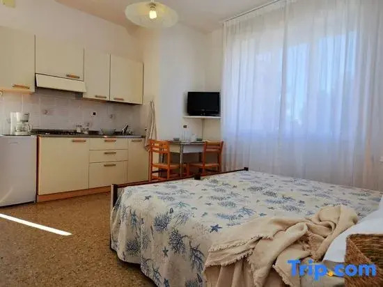 Studio just steps from the beach