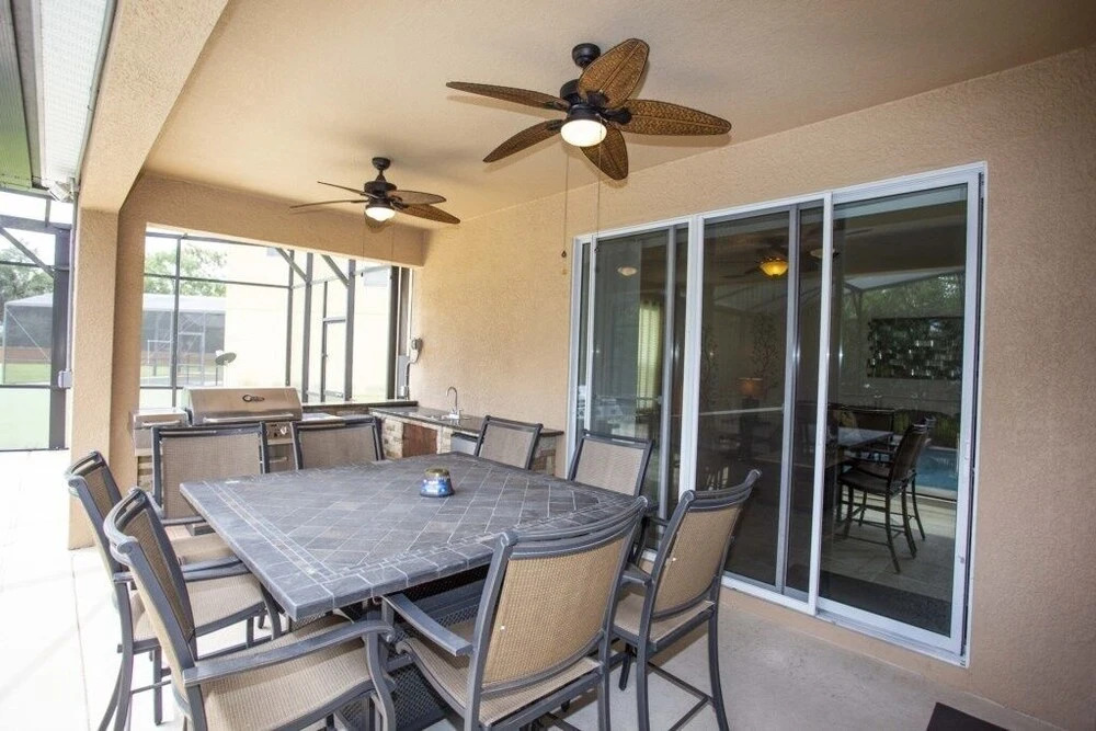 6-bedroom house w/ private pool 10 min from Disney
