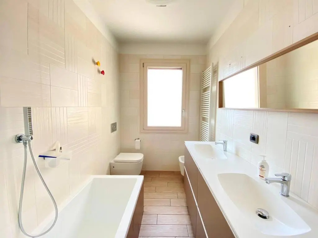 Trilogy HOUSE near VENICE, beaches and OUTLET