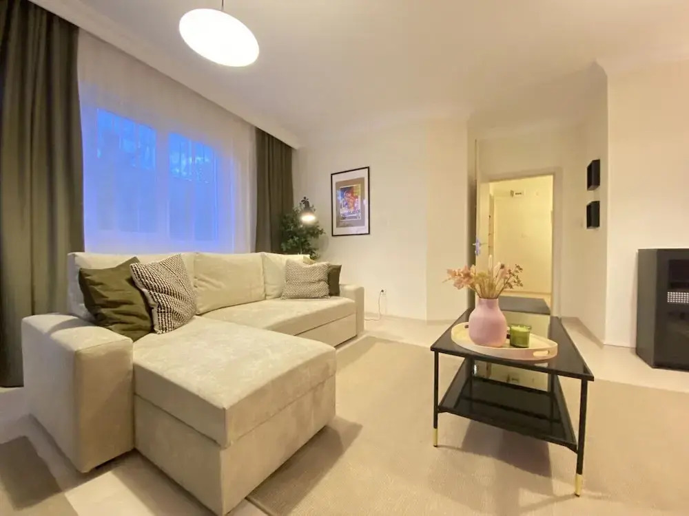 Missafir Modern Flat with Balcony on Bagdat Street
