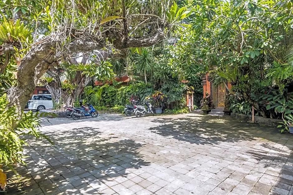 ZEN Rooms Seminyak Taman Petitenget
