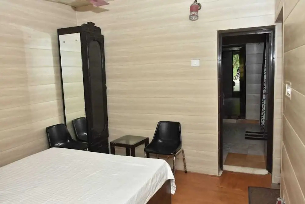 Remarkable 6-bedroom Farmhouse in South Delhi