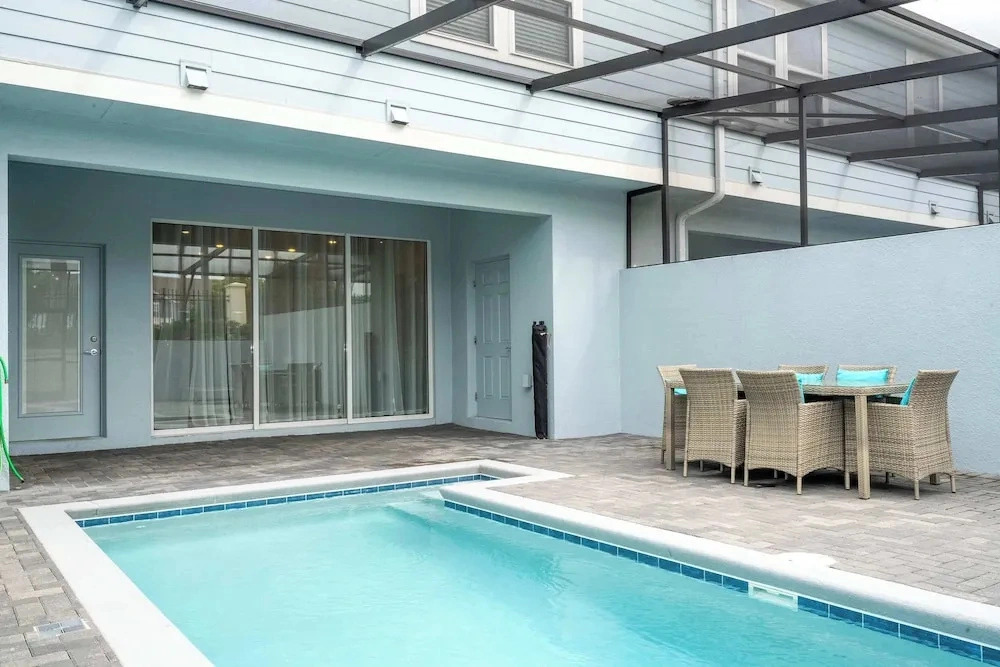 Luxury Townhouse w/ Private Pool Near Clubhouse