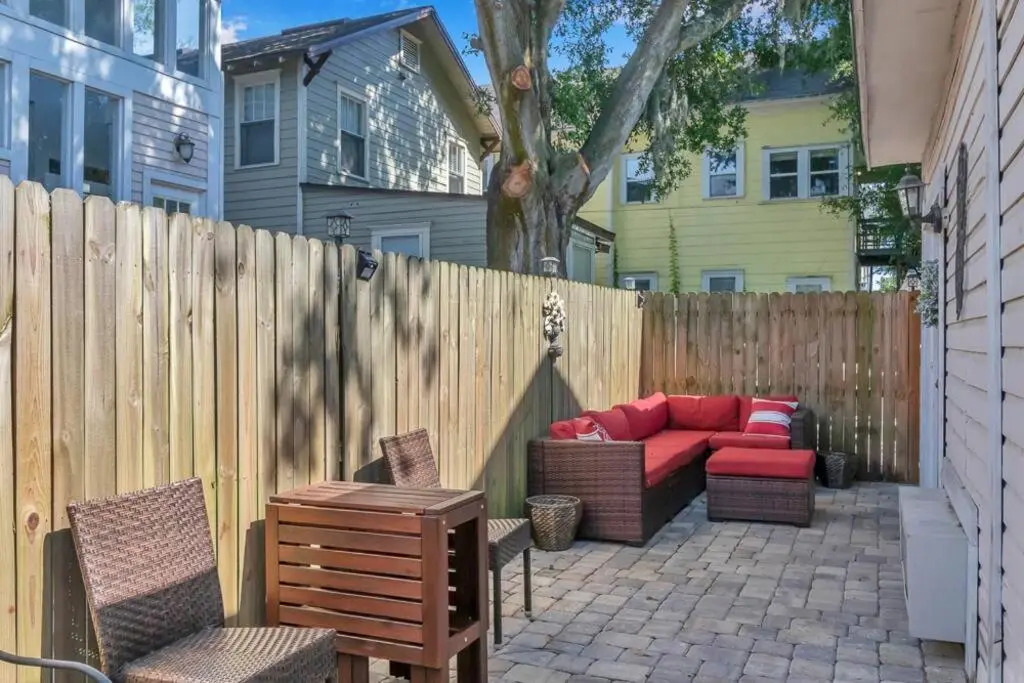Charming 1st floor apt in the heart of Springfield