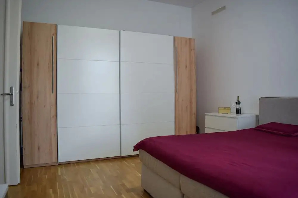 Modern apartment in Vienna near Danube