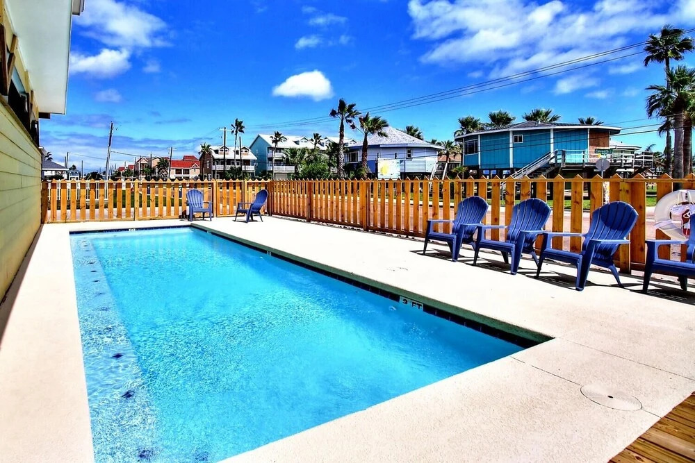 Woodhaven Beach Club 2 Bedroom Bungalow by Redawning