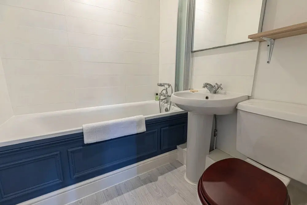 JOIVY Stylish 2-bed Flat w/ Terrace Near Battersea Park