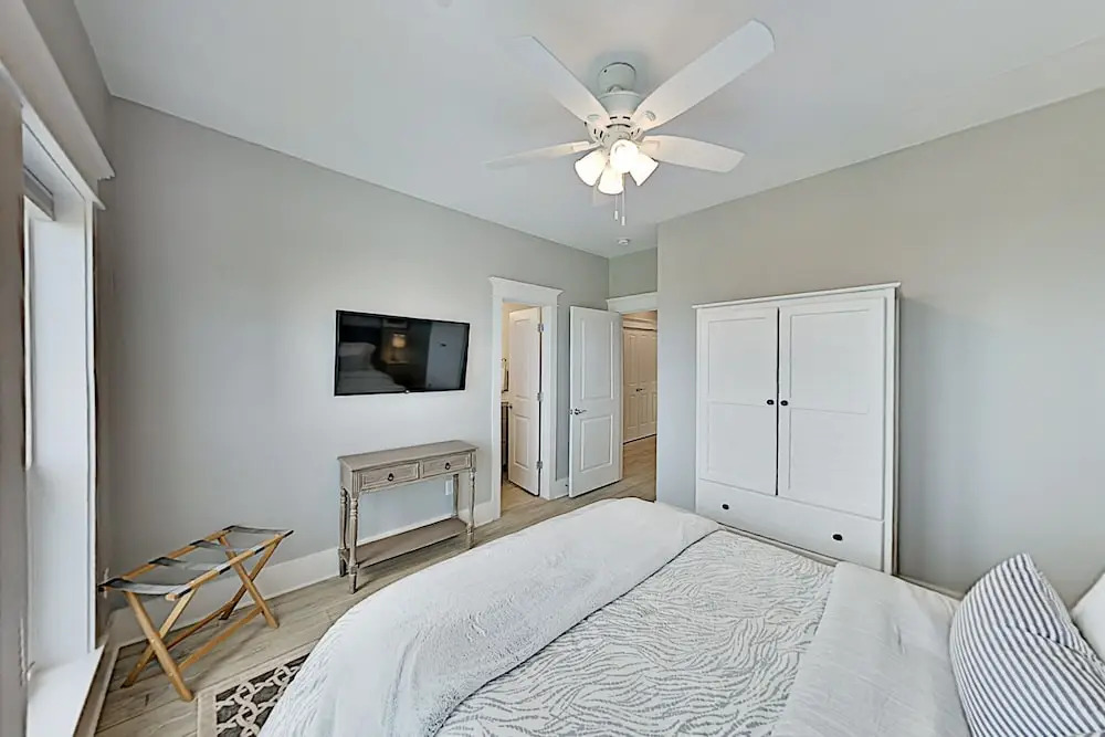 17235san 4 Bedroom Home