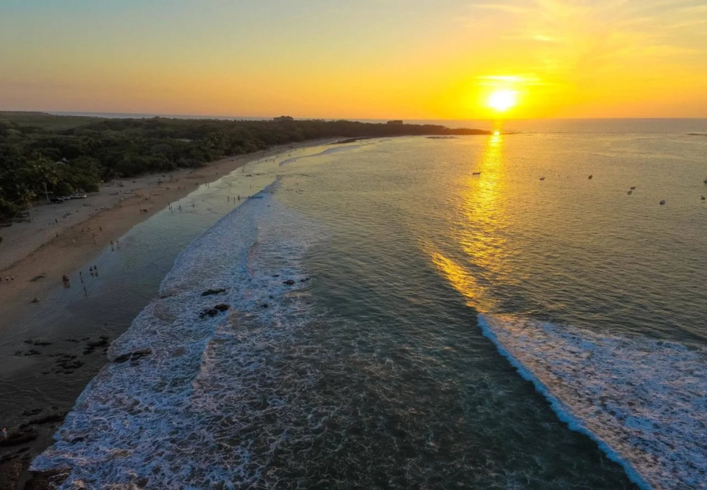 Casa Pura Vida Surf Hostel - Tamarindo Costa Rica