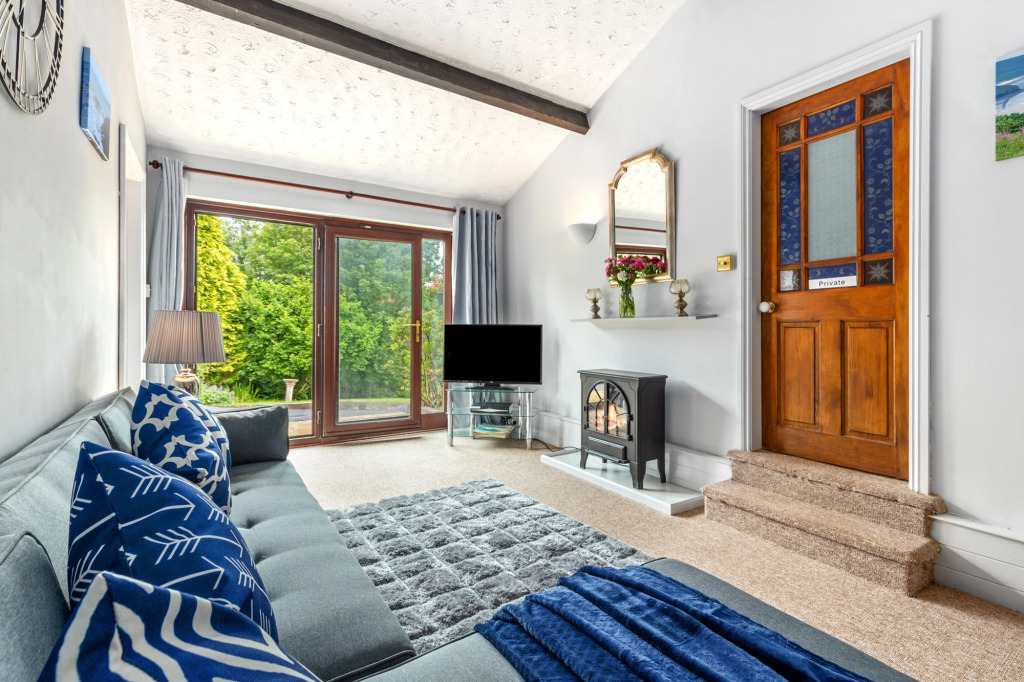 The Hollies - Short Walk to Beach, Peaceful Location, Parking