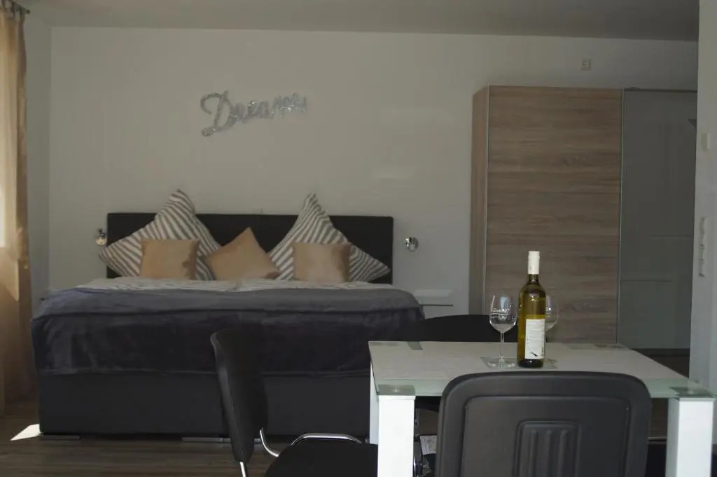 Seebrise mit Musik und Wein