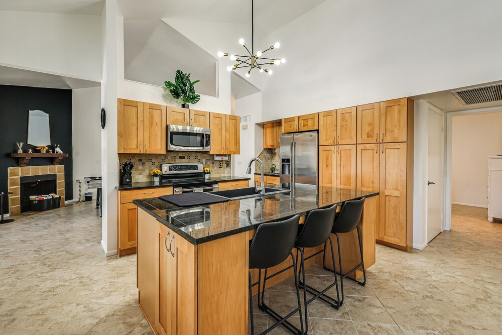 Glendale Entertainment Hub! Family Home w/ Pool